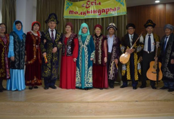 Аталар мен әжелерден құралған ансамбль алғашқы үлкен концертін берді