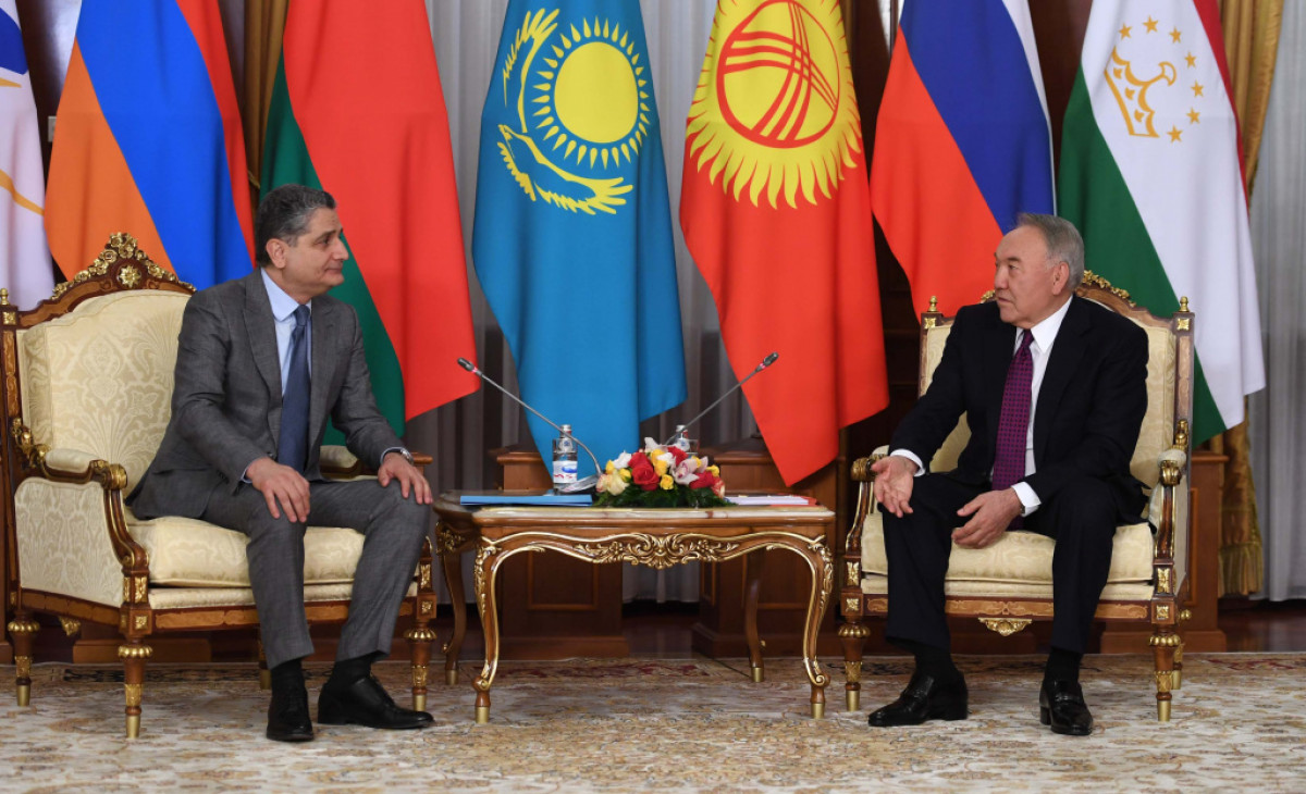 Қазақстанның Тұңғыш Президенті ЕЭК алқасының төрағасы Тигран Саркисянмен кездесті 