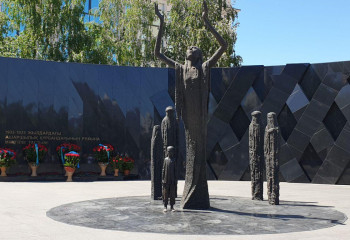 Елордада отызыншы жылдардағы саяси қуғын-сүргін және ашаршылықтың құрбандарына тағзым етілді