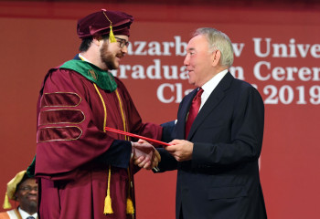 Елбасы Назарбаев Университетінің үздік түлектеріне диплом тапсыру салтанатты рәсіміне қатысты