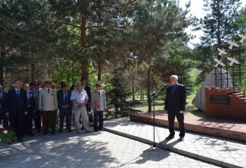 Қостанайда саяси қуғын-сүргін мен ашаршылық құрбандарын еске алуға арналған митинг өтті