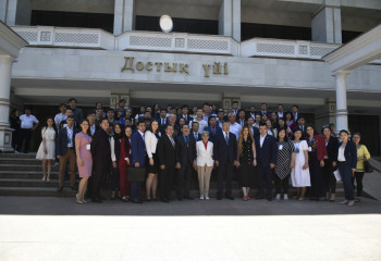 АЛМАТЫДА ӨТКЕН РЕСПУБЛИКАЛЫҚ ФОРУМДА  ЖАСТАР ӨЗ ЖОБАЛАРЫН ҰСЫНДЫ