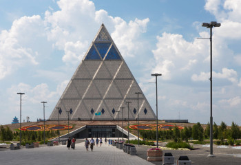 Ж. Түймебаев Грузия, Литва және ТМД елдері дипломатиялық корпус өкілдерімен кездеседі