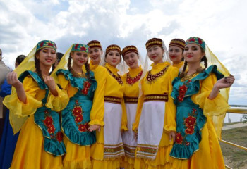 ШЫМКЕНТ ПЕН ҚОСТАНАЙДА ТАТАРЛАРДЫҢ ДӘСТҮРЛІ «САБАНТОЙЫ» ӨТТІ