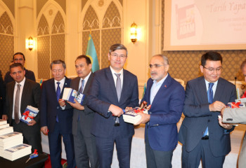 Анкарада Қ. Тоқаевтың «Тарих жасаған тұлғa» атты кітабының тұсаукесері өтті