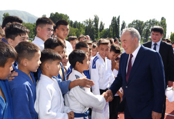 Нұрсұлтан Назарбаев «Үшқоңыр» спорт кешенінің ашылу рәсіміне қатысты