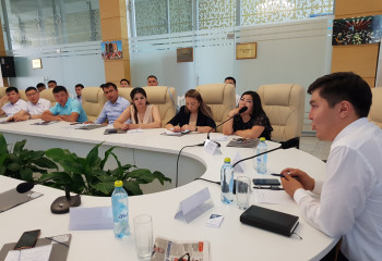 Шымкентте жас мамандардың жазғы мектебі өз жұмысын бастап кетті