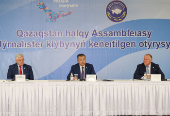 Жансейіт Түймебаев: Елімізде 50-ден астам этностық бұқаралық ақпарат құралдары жұмыс істейді