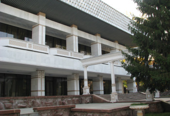 Алматыдан Арыс қаласына ҚХА қайырымдылық көмек автотізбегі жөнелтіледі