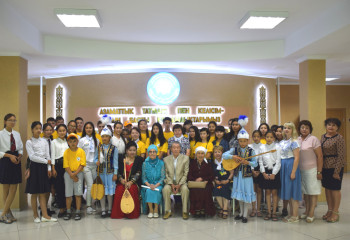 Ресейдің Омбы және Түмен облыстарының мектеп оқушылары Көкшетаудың Достық үйінде қонақта болды