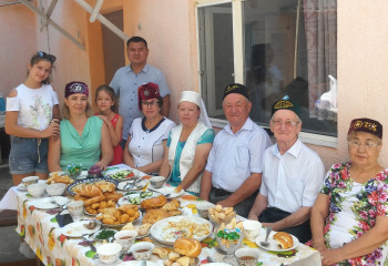 Шымкенттің татар-башқұрт этномәдени орталығы жаңа көшіп келген отбасына ерулік берді