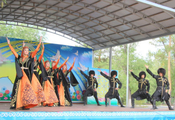 Павлодардағы ҚХА паркінде шешен-ингуш халқының мәдениеті күні аталып өтті