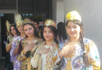 Шымкентте Өзбек этносының мәдениеті мен тілі күні өтті