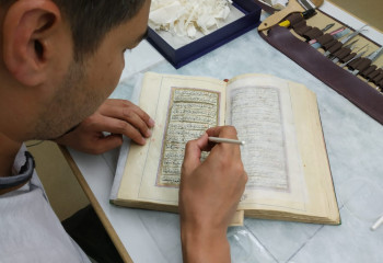 Қазақстанға 400 көне кітап сыйлады