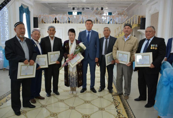 Түркістан облысында «Бата» акциясы шеңберінде қарттарға қошемет көрсетілді