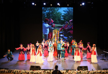 Елордалық этномәдени бірлестіктер армян, қырғыз, татар, поляк, казак әндерін шырқады