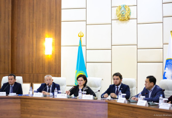 Достық үйлерінің қызметін ғалымдар талқылады 