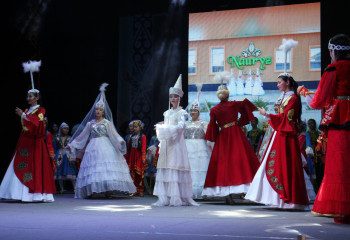 «Ажарым» ансамблі ұлттық өнерді жас ұрпақ арасында дәріптеуде