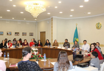 Көкшетауда қазақ тілін меңгеруге бағытталған «Мәміле» жобасының авторымен кездесу өтті