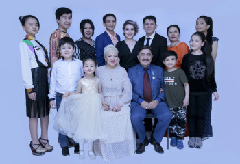 Өнерді серік еткен Құдайбергеновтер отбасы
