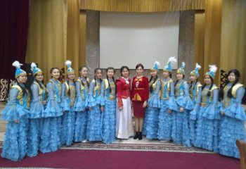 В клубе только девушки