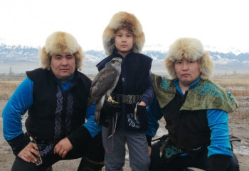 «Бүркітті қазақ аластау ырымына да пайдаланған»