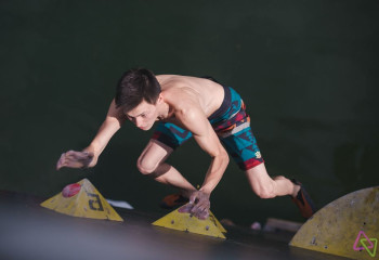 Как казахстанский скалолаз готовится к Олимпиаде