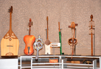 Мыңнан аса музыкалық аспап бар ерекше орын