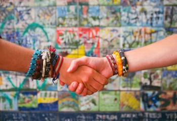 Салем, здравствуй и hello!