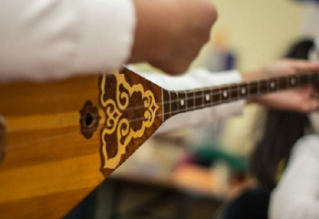 Көне музыкалық аспаптар