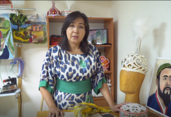 Қарақалпақ қызы қалыңдық киімін өзі 9 жасынан бастап тігеді