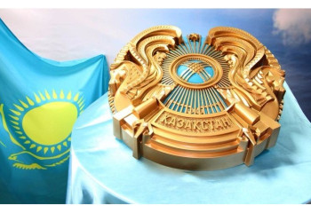 «Мы имеем право…»: Какова роль Конституции в жизни казахстанцев? 