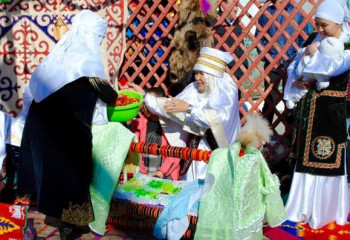 Өмірге келгеннен ержеткенге дейін...