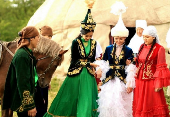 «Айналайын баладан, құдасы бар дегізген...»