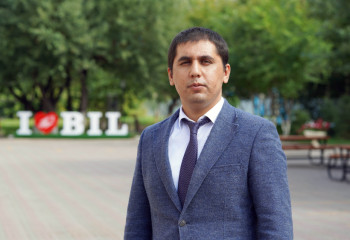 Эльбрус ПИРИЕВ «Білім инновация» лицейінің директоры, информатик