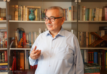 Тұрcынхaн Зәкенұлы: «Қaзaқcтaнғa көшуді aрмaндaдық»