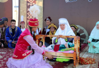 National traditions of foreign Kazakhs 