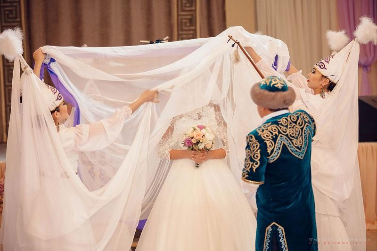 Традиции и обычаи казахского народа претерпевают изменения