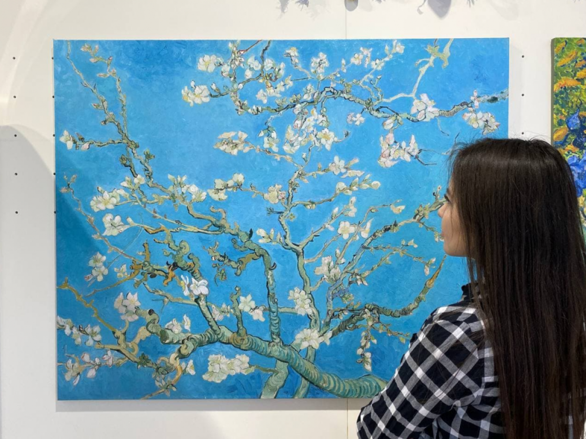 Выставка репродукций картин Ван Гога в Нур-Султане