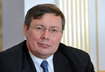 Сейчас именно та отправная точка, когда стоит провести референдум, - Яноша Ховари