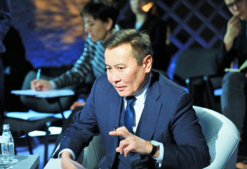 «Персоны вне политики?»: Талгат Калиев о политической жизни в Казахстане 