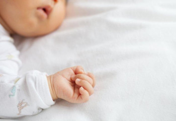 Проводники поезда «Аккистау-Атырау» приняли роды у пассажирки