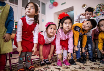 Балабақша тәрбиешілерінің жалақысы көбейеді