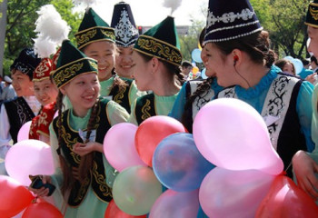 19 тыс массовых мероприятий: Как в Казахстане празднуют День защиты ребенка