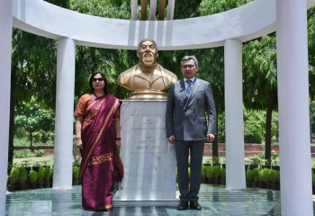 Үндістан астанасында Абайға бюст қойылды