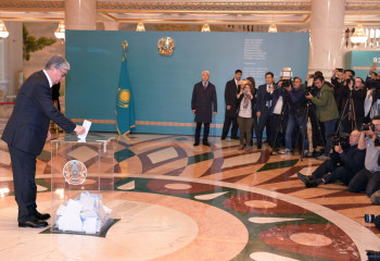 Президент страны проголосовал на референдуме