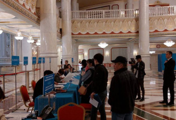 Казахстанцы активно голосуют на референдуме