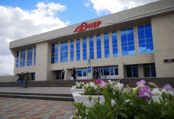 Жители Экибастуза приходят на референдум семьями