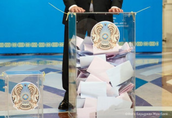 Голосование на референдуме завершено в Казахстане