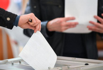 «Қазақ халқының белсенділігіне тәнті болдым» - Ресейлік бақылаушы